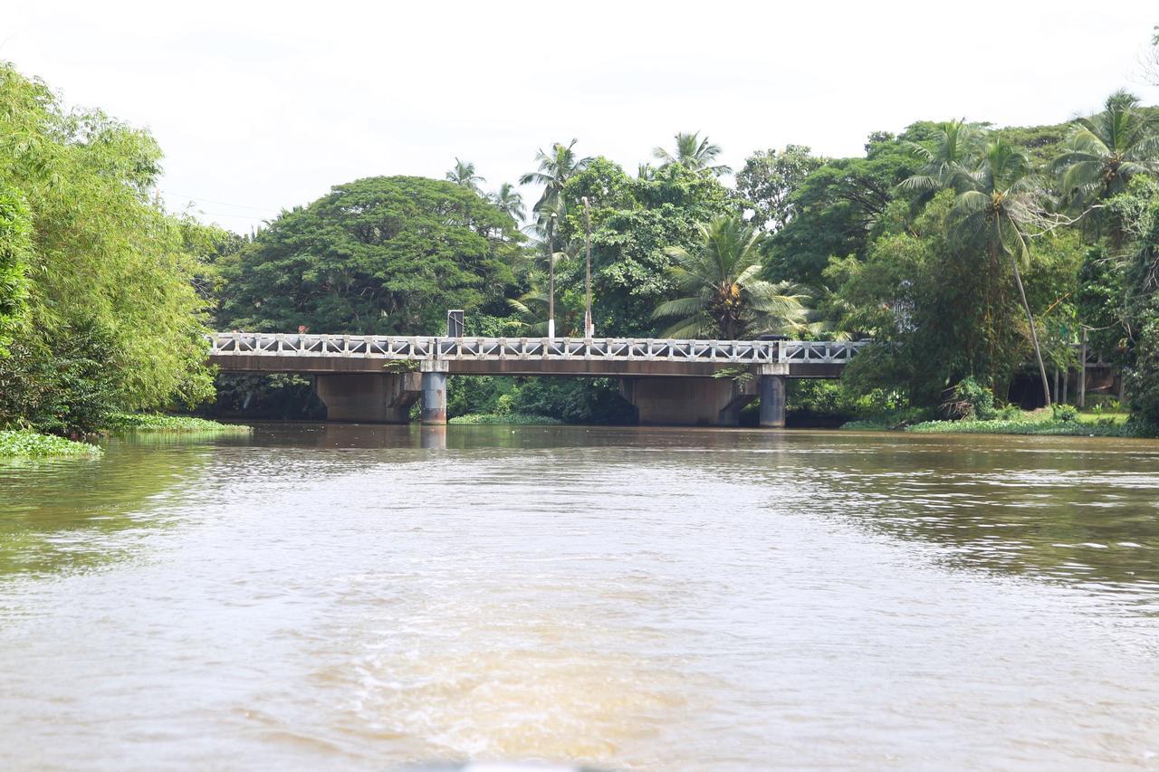 Riverside Hotel Katunayaka Exteriér fotografie